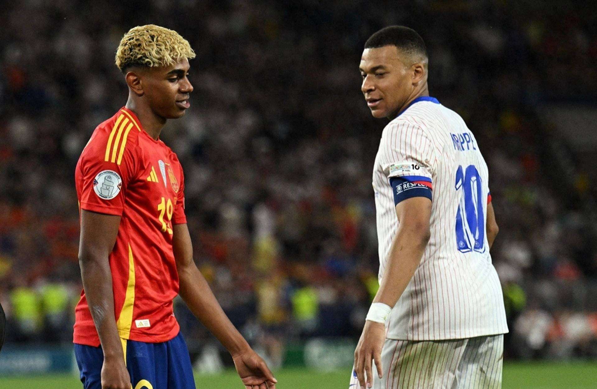 内马尔爆冷击败西班牙队，出色防守引爆全场！的简单介绍